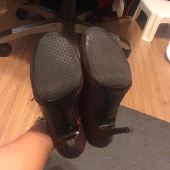 Brand new ladies, oxford style high heel - Picture 6 of 7